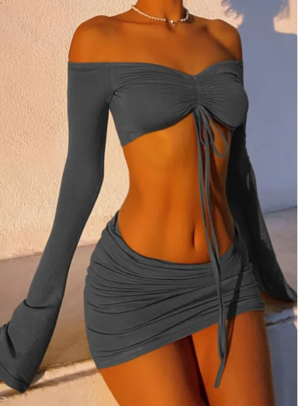 Conjunto Divine Y2K | Top Off-Shoulder & Falda Bodycon